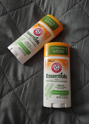 Arm&hammer essentials, дезодорант із натуральними дезодорувальними речовинами, широкий стік, розмарин і лаванда, 71 г (2,5 унції)