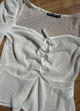 Блуза белая шифоновая из воздушной легкой ткани м с декольте в форме квадрата