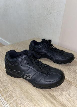 Детские новые кожаные кроссовки skechers / кроссовки на мальчика