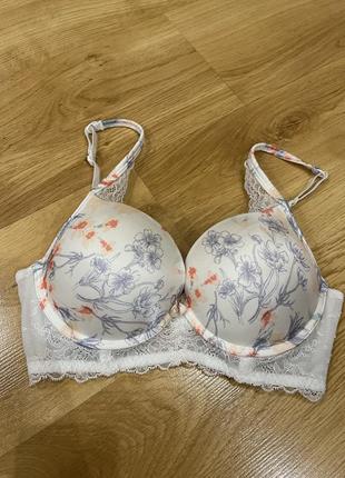 Гарний бюстик пуш ап secret possession