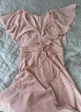 Нежное воздушное розовое платье миди