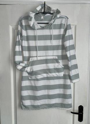 Платье с капюшоном, платье