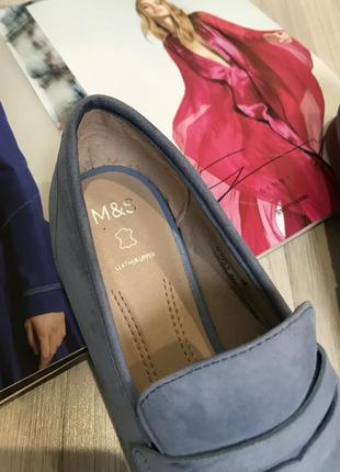 Стильні замшеві блакитні туфлі лофери оксфорди m&s р.376 фото