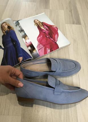 Стильні замшеві блакитні туфлі лофери оксфорди m&s р.378 фото