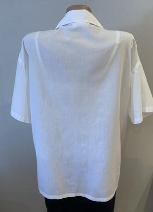 Котонова легка блузка з ніжною вишивкою3 фото