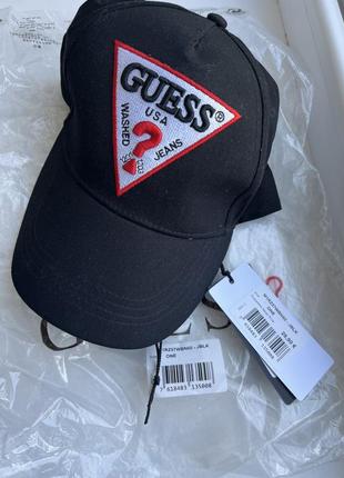 Кепка guess