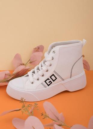 Женские завышенные высокие кеды