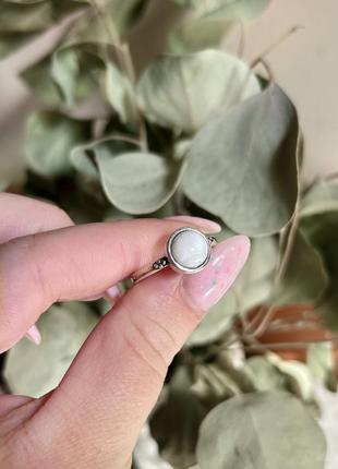 Перстень, кільце жіноче 18 розмір (срібло/місячний камінь)