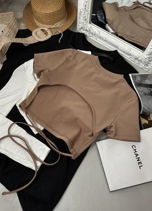 Женский топ с открытой спинкой