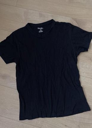 Черная фирменная базовая футболка оригинал