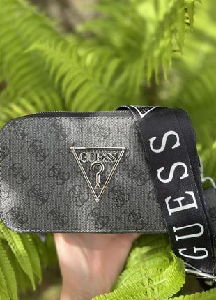 Сумка в стиле guess