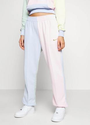 Дуже стильні штани nike mini metallic swoosh oversized pastel colour block joggers