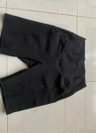 Женские шорты чёрного цвета с карманом6 фото
