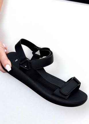 Классные базовые босоножки