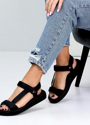 Классные базовые босоножки