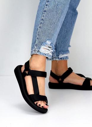 Классные базовые босоножки