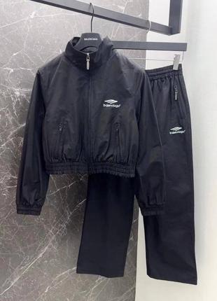 Черный костюм balenciaga