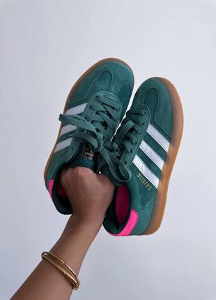 Женские кеды adidas gazelle indoor “collegiate green pink”
