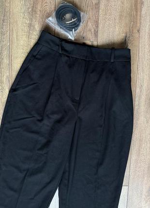Штани з ременем reserved чорні класичні жіночі штани зі стрілками прямі брюки7 фото