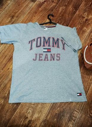 Футболка от tommy hilfiger