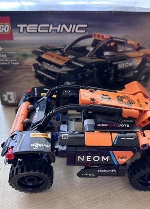 Lego technic автомобіль для перегонів neom mclaren 252 деталей