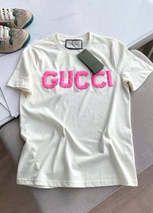 Бежева футболка gucci