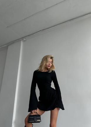 Муслиненное платье с вырезом на спине черная голубая зеленая