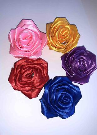 Роза з атласної стрічки