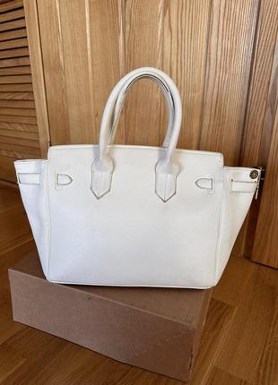 Крутезна сумка в білому кольорі з лого hermes🤍3 фото