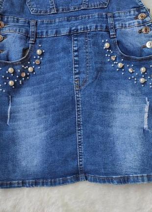 Синий джинсовый сарафан с юбкой мини комбинезон джинсовый стразами жемчужинами юбка3 фото