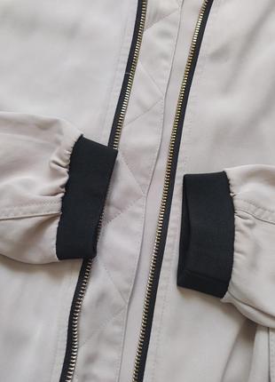 Базовый удлиненный бомбер amisu в сост. нового, ветровка куртка кардиган тауп тауповый4 фото