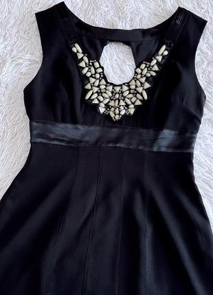 Стильное черное шелковое платье karen millen с камнями