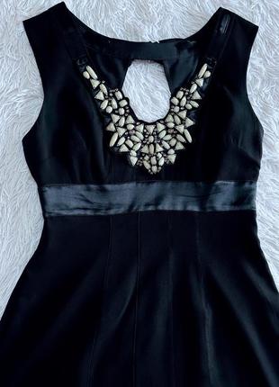 Стильное черное шелковое платье karen millen с камнями4 фото
