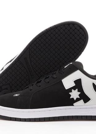 Dc shoes