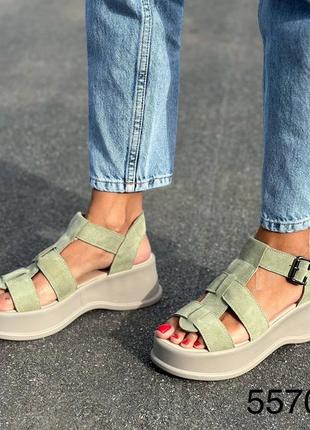 Босоножки женские на платформе