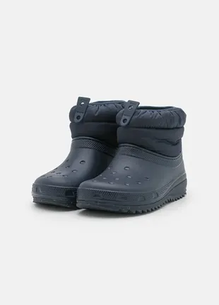 Зимние ботинки дутики crocs classic neo puff shorty cruz !2 фото
