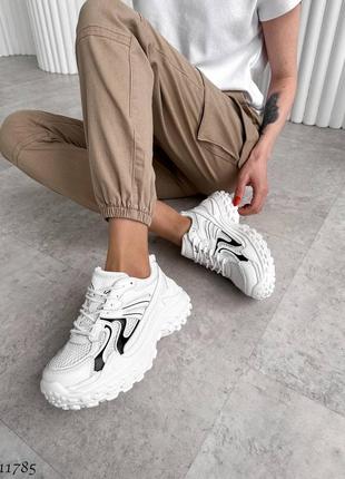Класні легкі повсякденні кросівки білі бежеві на підвищеній підошві6 фото