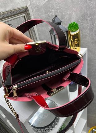 Женская стильная и качественная сумка из эко кожи черная с красным лак 4 расцветки9 фото