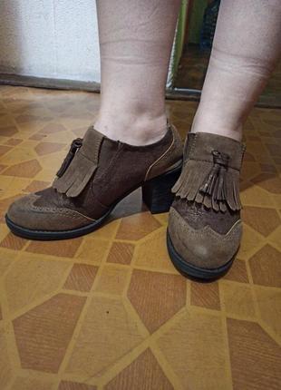 37-37, 5 чудові ботіночки черевички туфлі в гарному стані