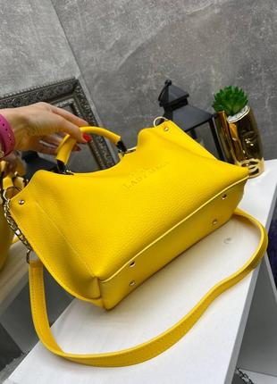 Женская стильная и качественная сумка из эко кожи желтая7 фото