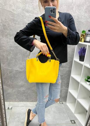 Женская стильная и качественная сумка из эко кожи желтая4 фото