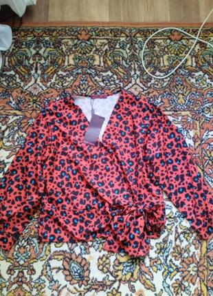 Жіноча блуза нарядна на запах червона леопард нова розмір s,m3 фото