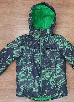 Продам куртку glissade размер 140