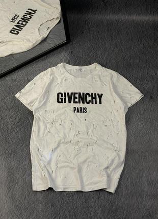 Футболка givenchy