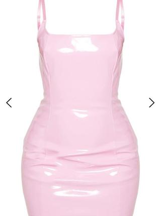 Розовое облегающее платье из искусственной кожи4 фото