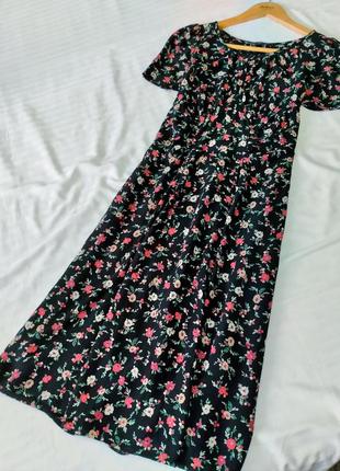 Нежное платье в цветочный принт.1 фото