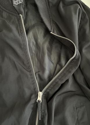 Бомбер / куртка / вітровка / / легка куртка / чорна куртка /2 фото