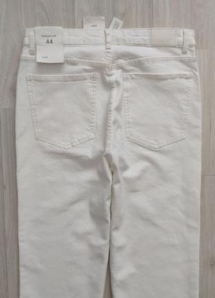 Белые прямые джинсы4 фото