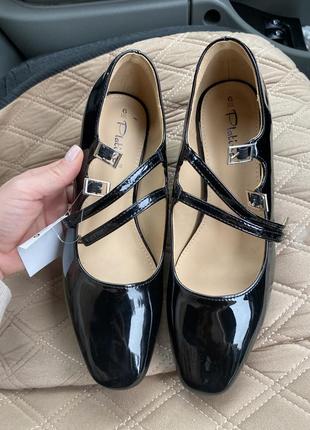 Чорні лаковані туфлі мері джейн балетки туфлі на низькому каблуці platino лаковые туфли с ремешками классические туфли мэри джейн2 фото