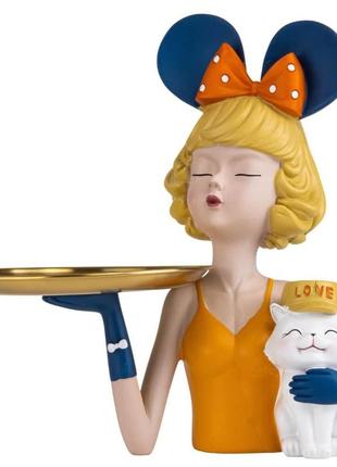 Статуэтка "lady in red"